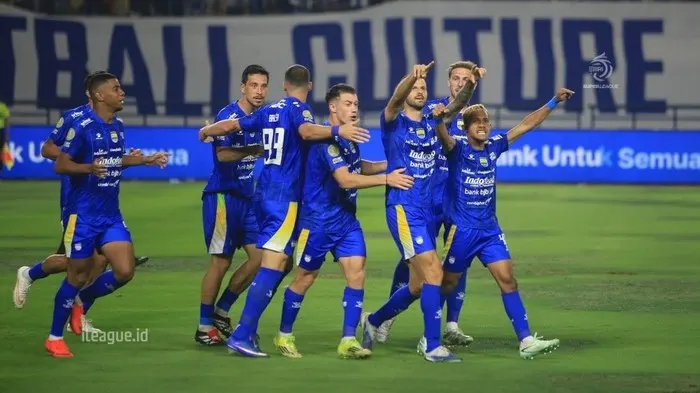 Pertandingan Persib Bandung vs The Cong-Viettel FC