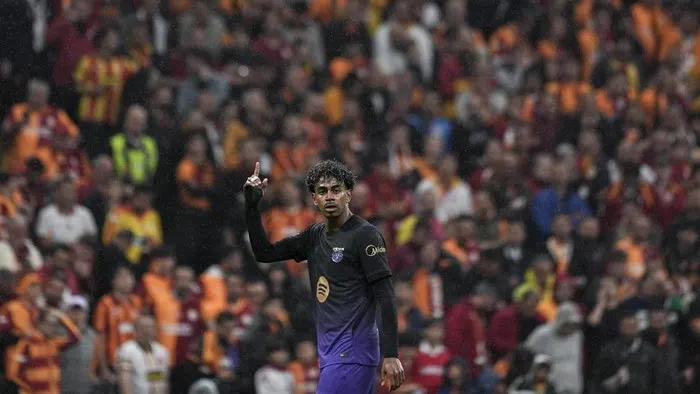 Aksi Lamine Yamal Bungkam Atmosfer 'Neraka' Istanbul