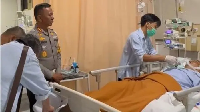 Polri menjenguk ojol korban kecelakaan di Blok M.
