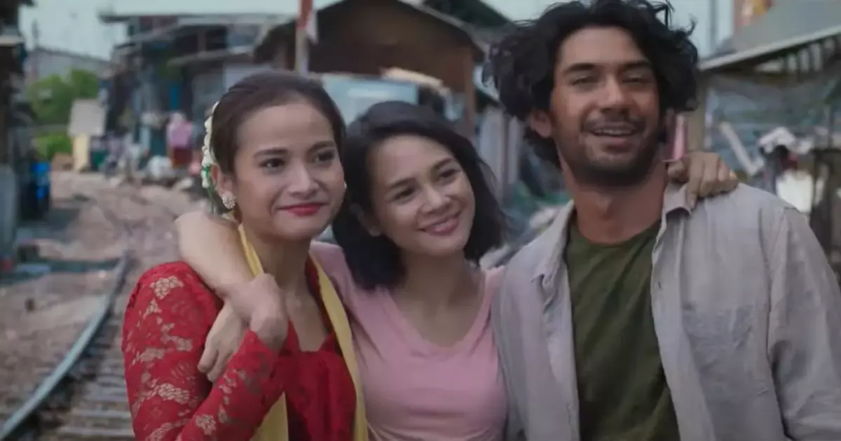 Cuplikan Film Surga di Bawah Langit (Sumber : Tangkapan Layar YouTube/Visi Optima Indonesia Pictures)