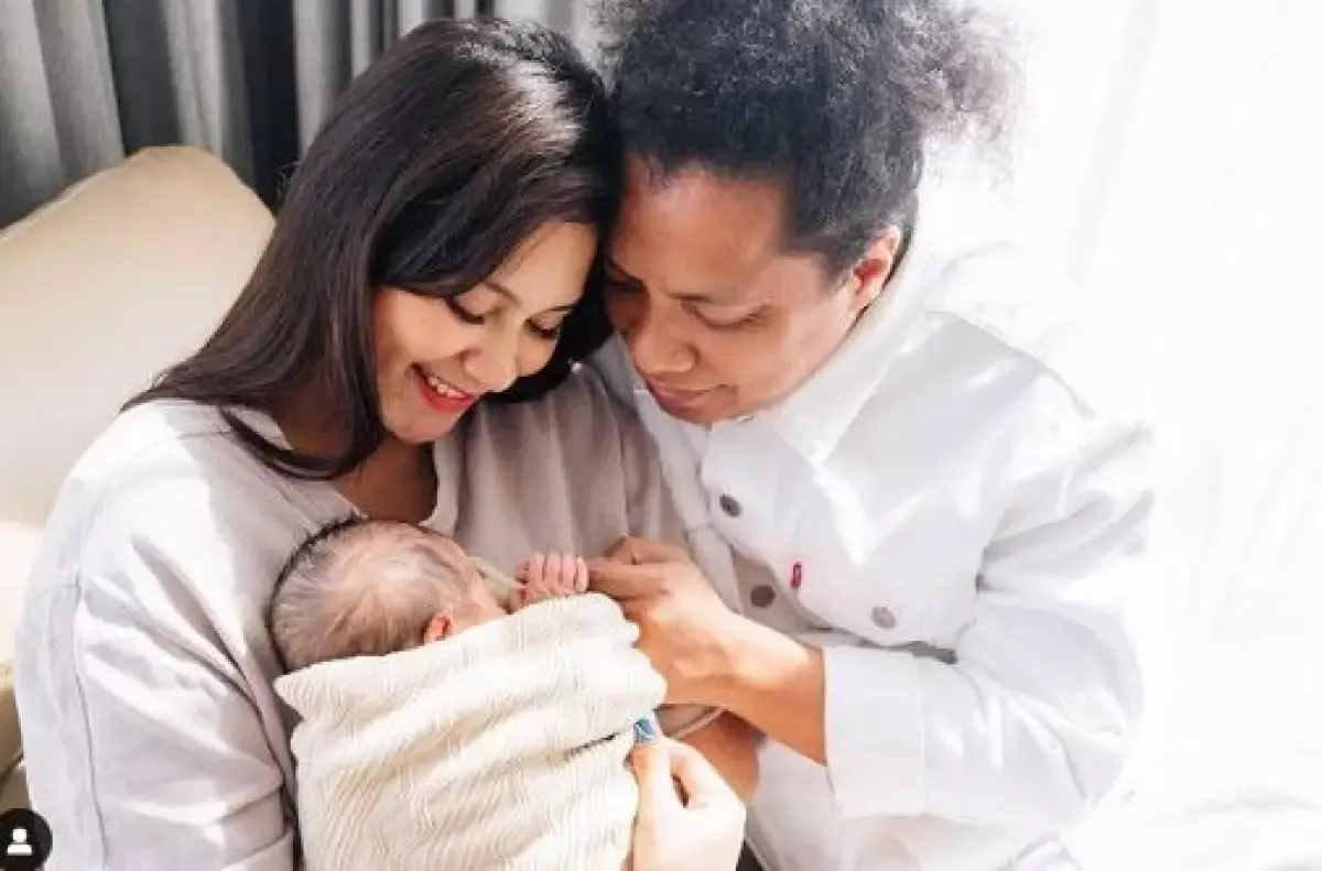 Kebahagiaan Arie Kriting dan Indah Permatasari  (Sumber : Instagram/indahpermatas)