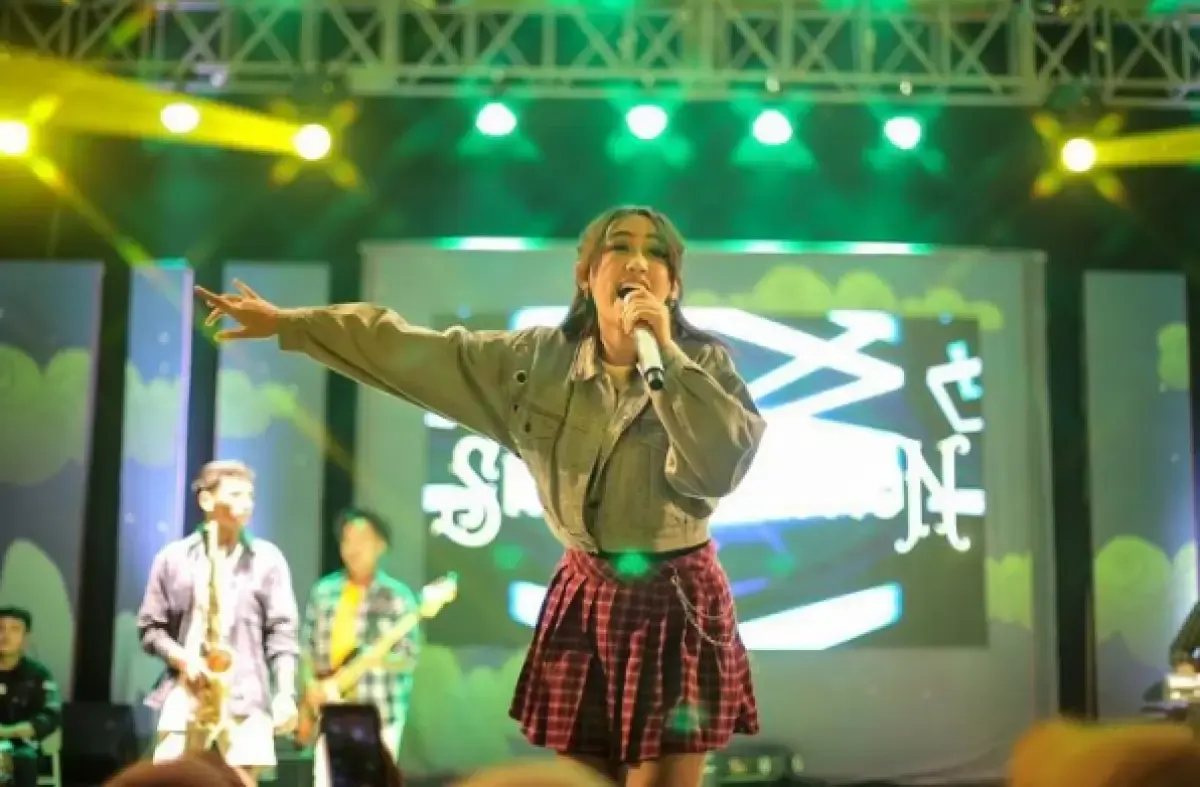 Penampilan Happy Asmara di panggung. (Sumber : Instagram/happy_asmara77)