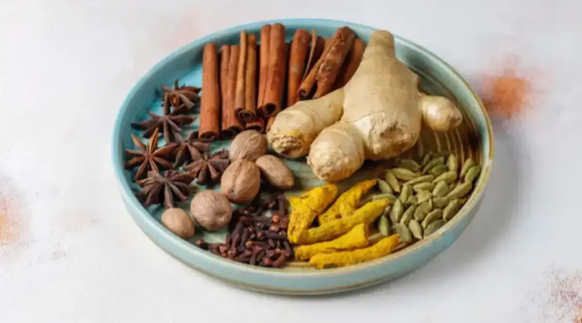 Ilustrasi bahan-bahan yang digunakan untuk ramuan herbal. (Sumber : Freepik.com/azerbaijan_stockers)