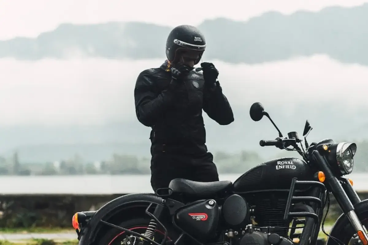 Royal Enfield adalah perusahaan otomotif yang dulunya berasal dari Inggris dan kini sudah menjadi anak perusahaan dari Eicher Motor Limited yang berasal dari India