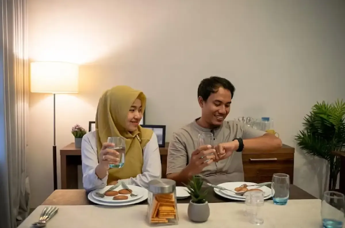 Ilustrasi buka puasa (Sumber : freepik.com)