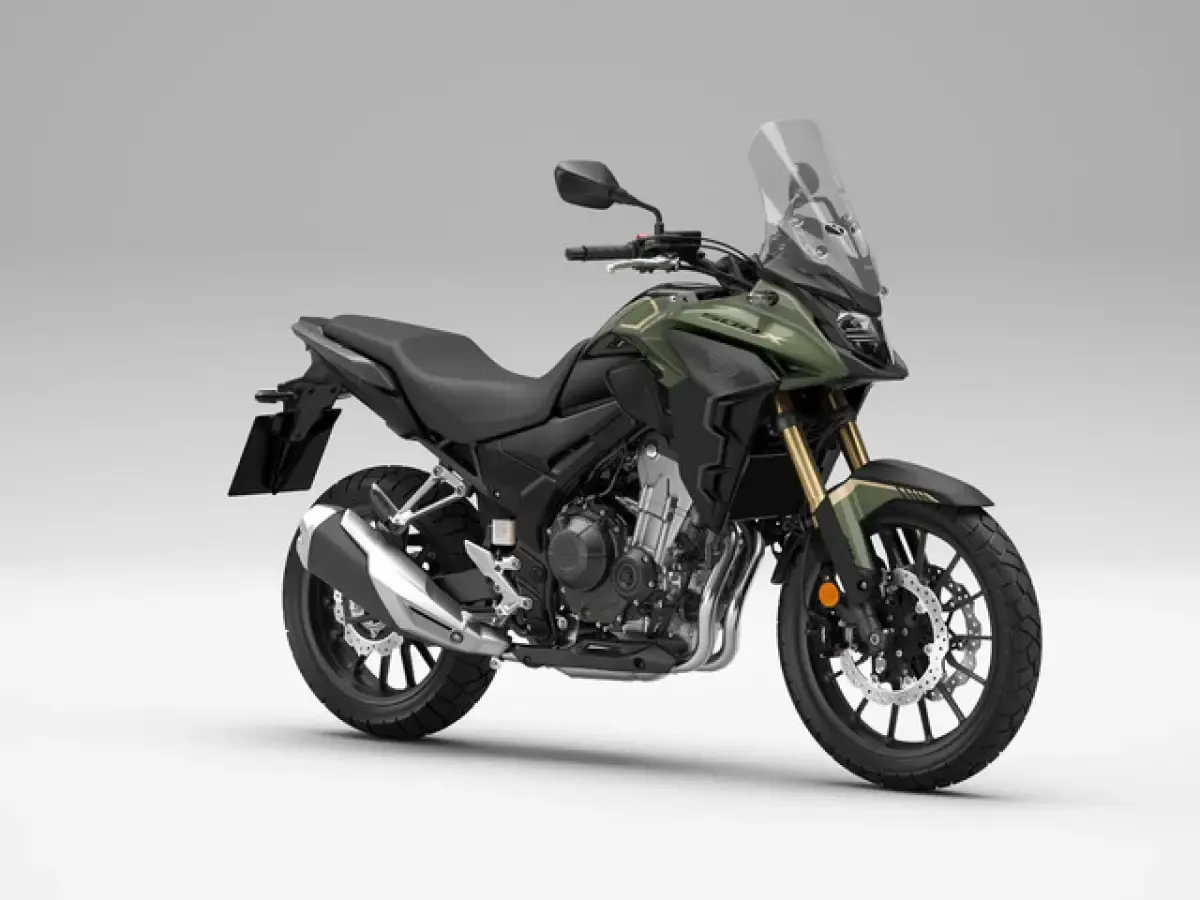 Honda CB500X hadir sebagai salah satu big bike terpopuler di Indonesia tentu saja ada beberapa kelebihan yang dimiliki Honda CB500X, baik tampilan maupun performa mesinnya diantaranya