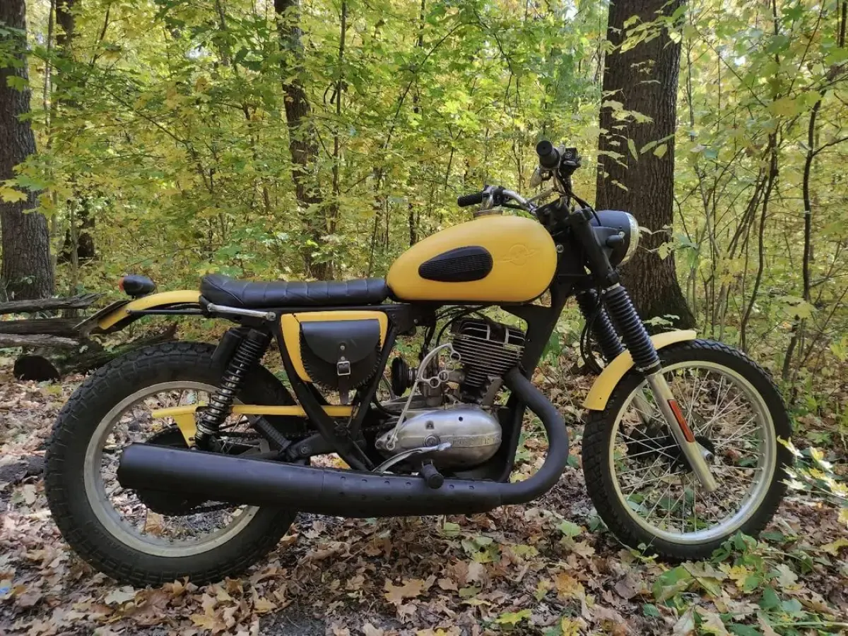 Beda Japstyle dengan Scrambler sebenarnya cukup simpel dilihat jika mengetahui fungsi hasil modifikasinya. Sayangnya jika dilihat dari tampilan saja, kedua model modifikasi ini sangat mirip