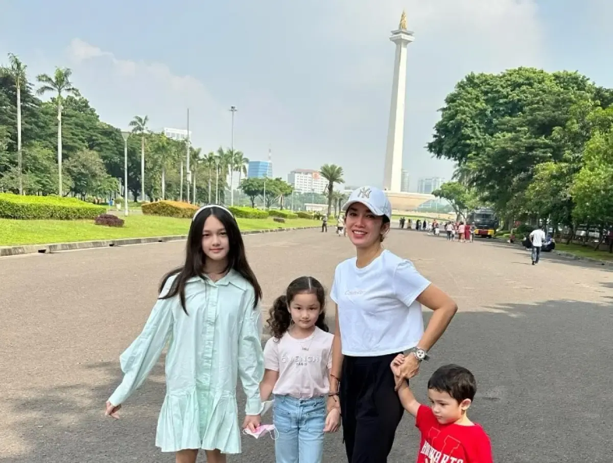 Artis Ussy Sulistiawaty (Sumber : Instagram/ussypratama)