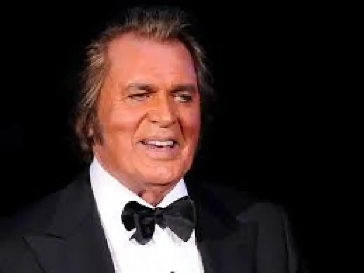 Engelbert Humperdinck (Sumber : Pinterest)