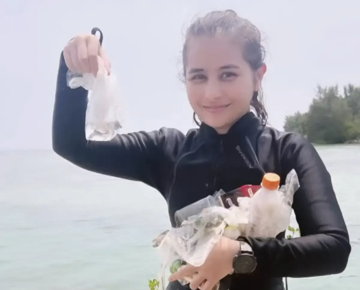 Artis Prilly Latuconsina (Sumber : Instagram/prillylatuconsina96)