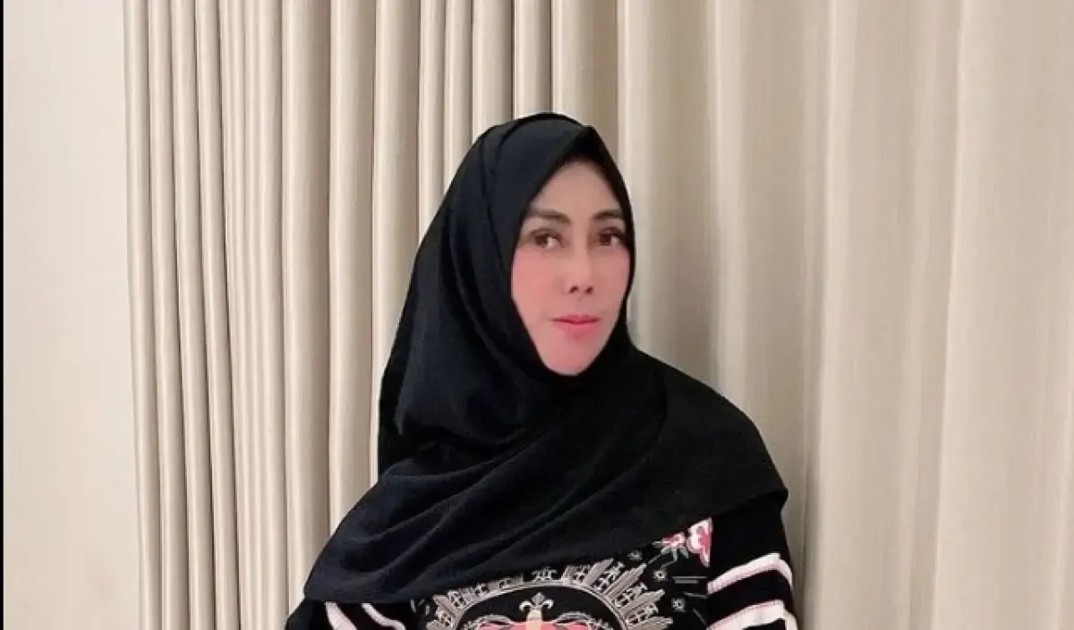 Ibunda Raffi Ahmad, Amy Qanita (Sumber : Instagram/ amy_r_qanita)
