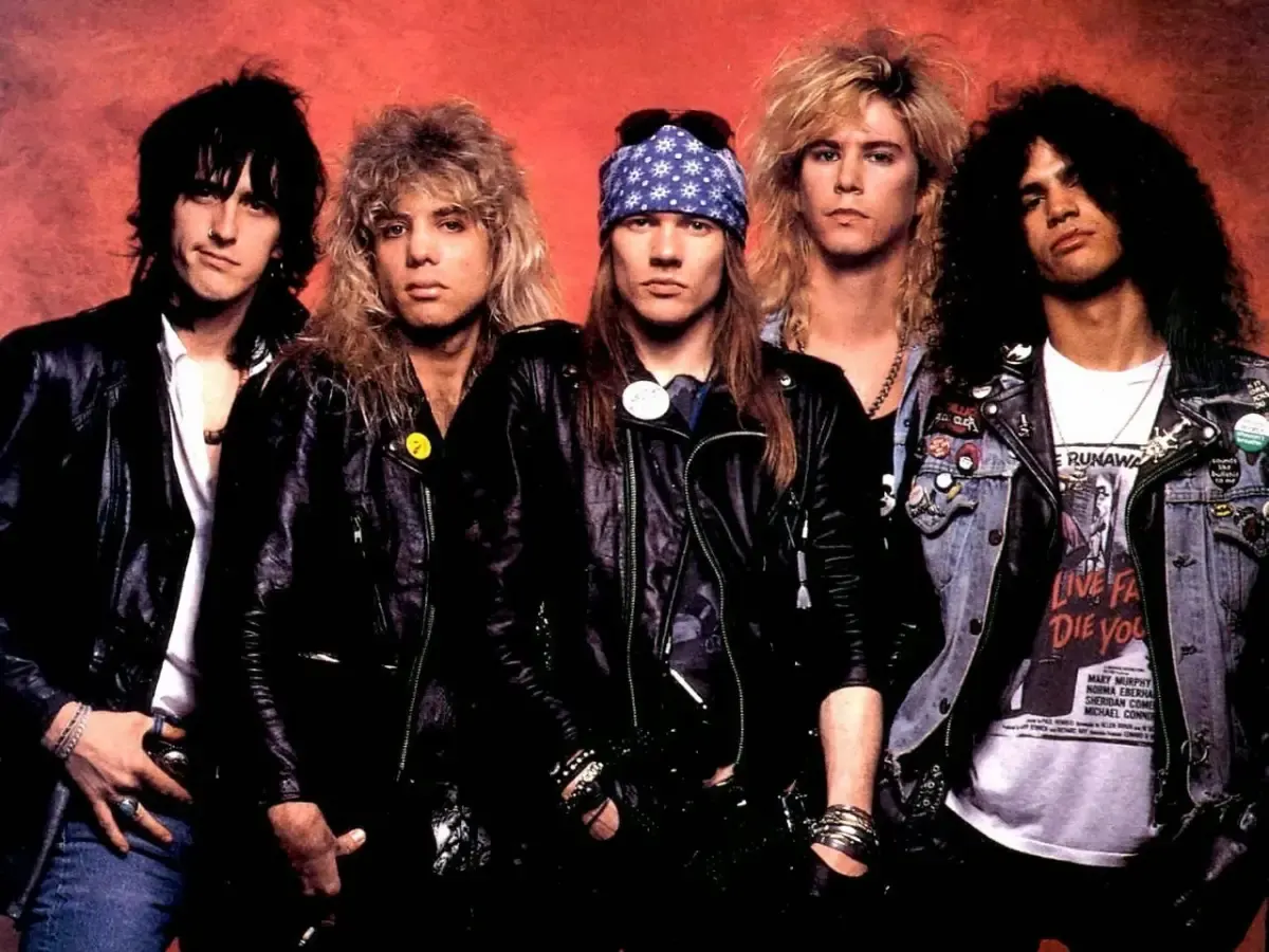 Guns n Roses (Sumber : Pinterest)