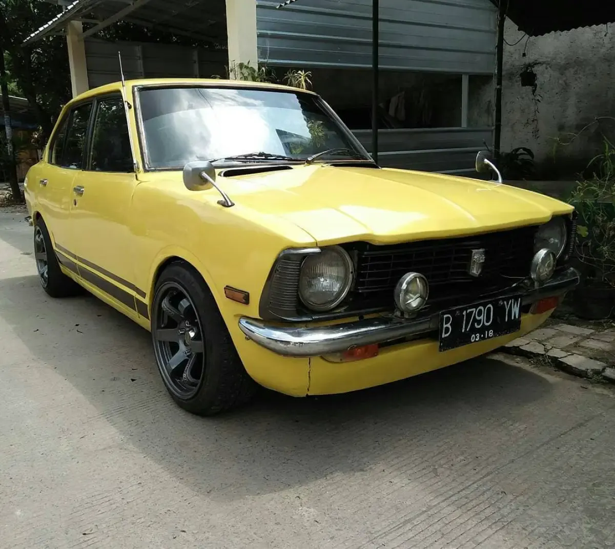 Jika anda hobi modifikasi mobil, anda mungkin sudah tak asing lagi dengan acara TV berjudul Overhaulin, Pimp My Ride dan Trick My Truck yang bisa anda jadikan sebagai sumber inspirasi anda untuk modifikasi mobil