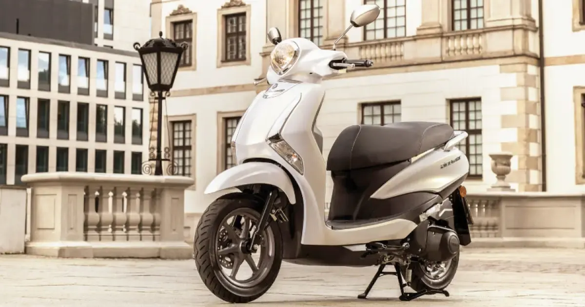 Yamaha yang tak mau kalah dari pesaingnya Honda terus melakukan update produk di jajaran line-up mereka. Kali ini, Yamaha memperkenalkan motor bertema skutik retro model 125cc