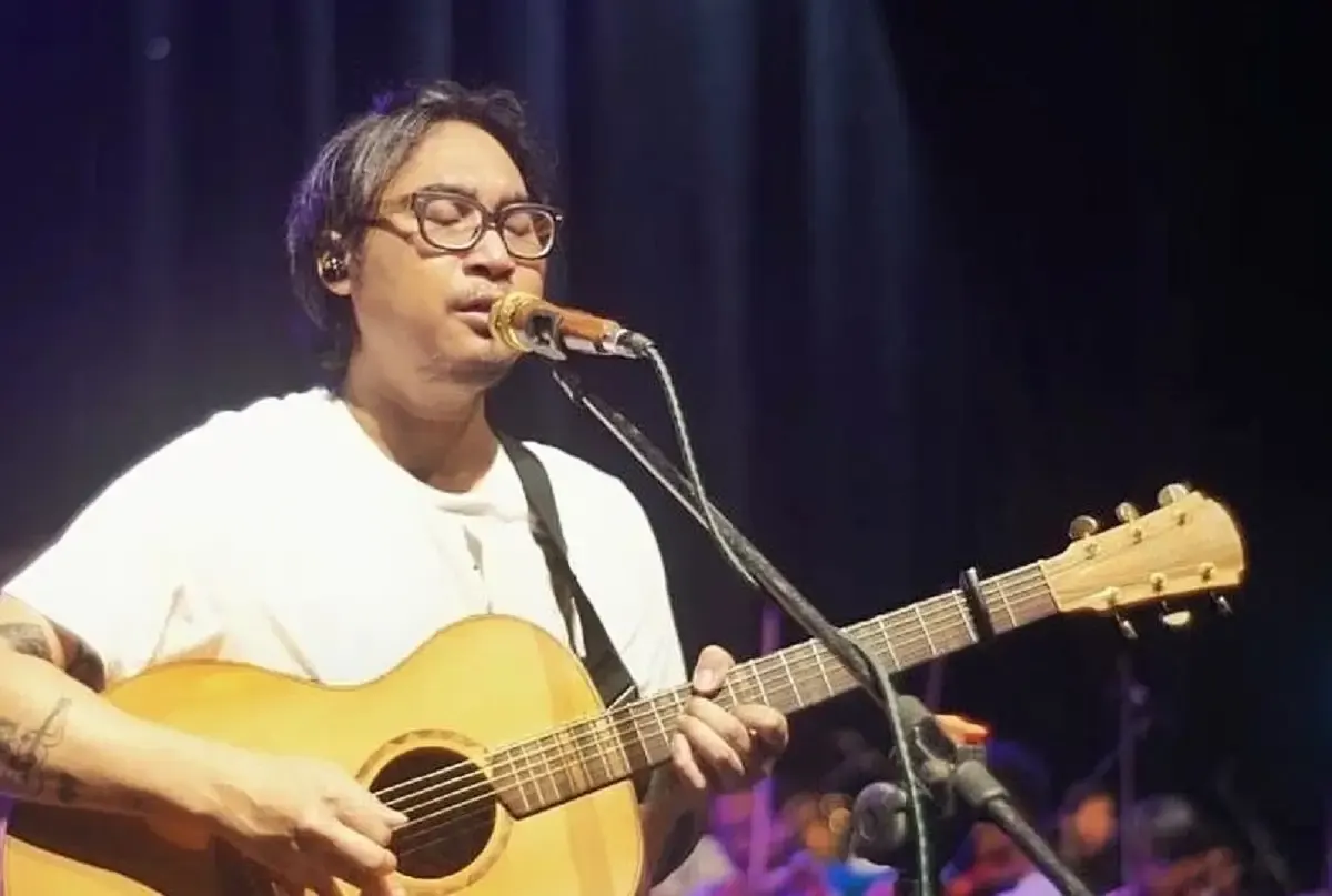 Berikut ini lirik dan Chord ‘Sesuatu di Jogja’ yang dipopulerkan oleh Adhitia Sofyan (Sumber : Instagram.com/adhitiasofyan/)