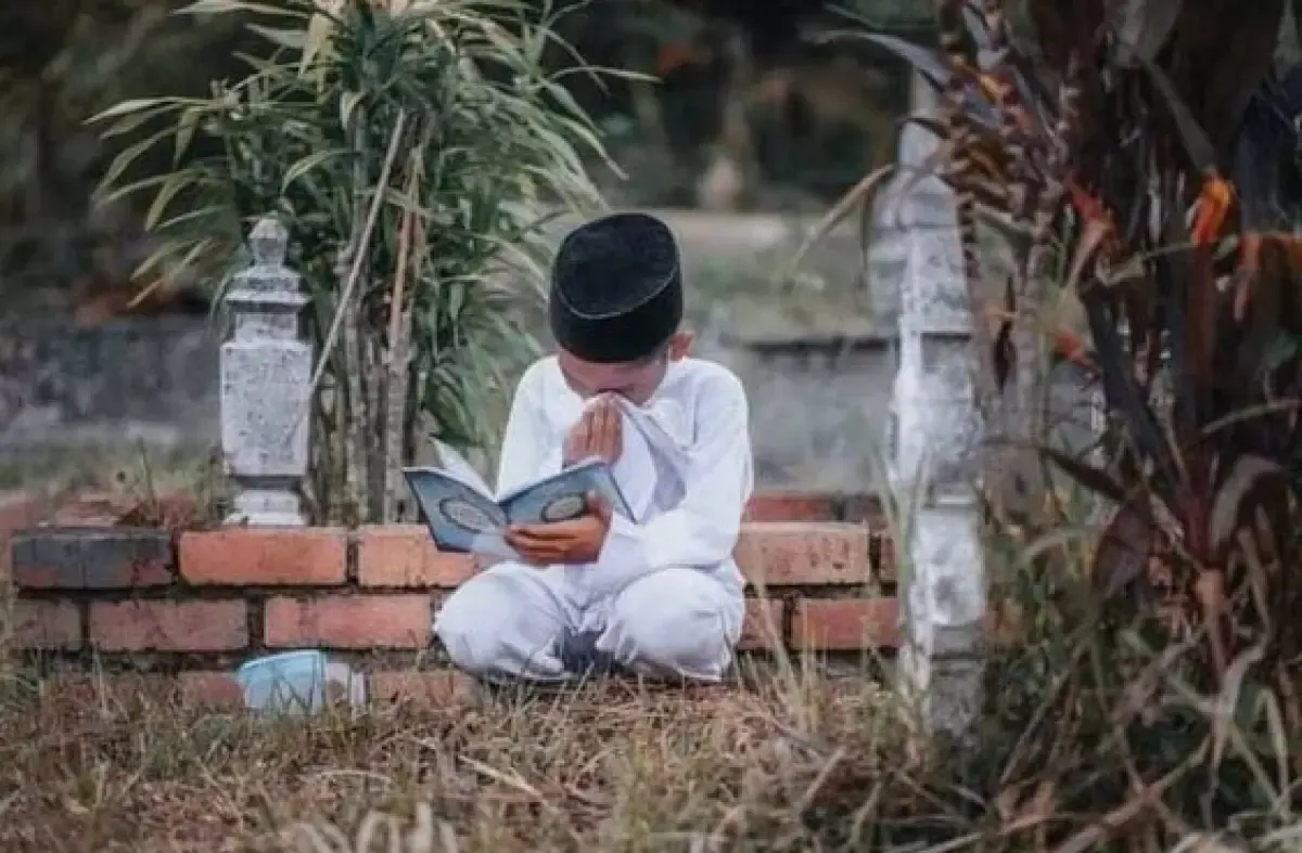 Doa ziarah kubur. (Sumber : pinterest.com/Ahana)