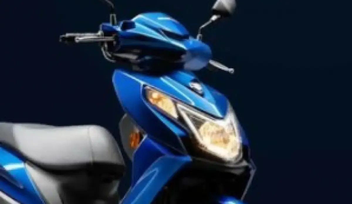 Ilustrasi: Lampu LED vs Lampu Holagen (Sumber : greatbiker.com)