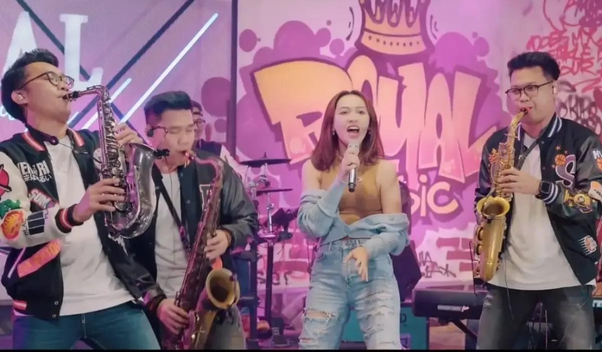 Potret Happy Asmara (Sumber : YouTube/Rc Music)