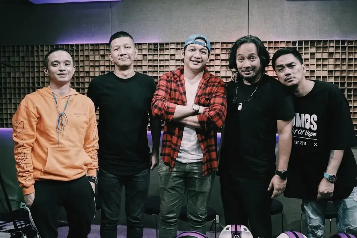 Sebagai salah satu single dari album 1000 Kisah Satu Hati, Ungu merilis sebuah lagu berjudul 'Percaya Padaku' pada tahun 2010. (Sumber : instagram.com/ungu_band/)