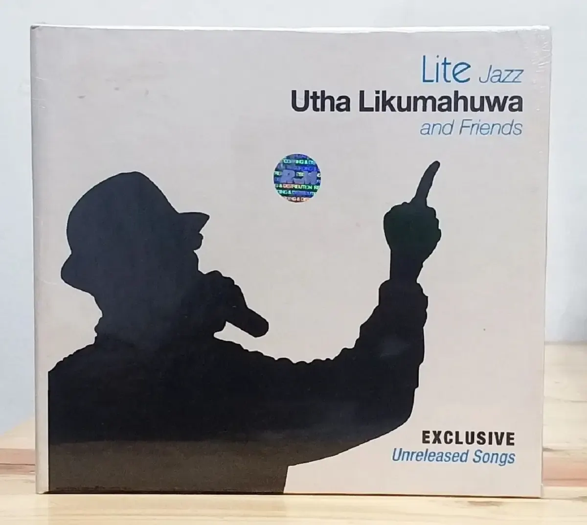 salah satu album Utha Likumahuwa (Sumber : instagram)