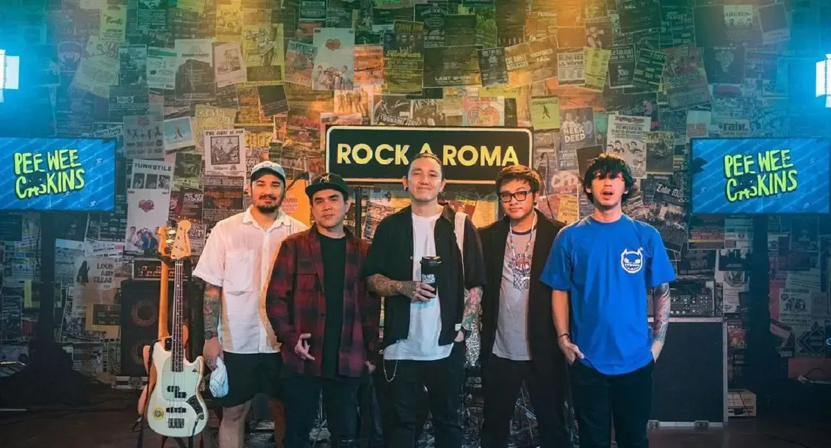 Grup musik rock asal Indonesia yang resmi terbentuk pada tahun 2007 dan diberi nama Pee Wee Gaskins berhasil menarik perhatian para pendengar dengan merilis sebuah lagu berjudul 'Dari Mata Sang Garuda' pada tahun 2010 (Sumber : instagram.com/pwgofficial/)