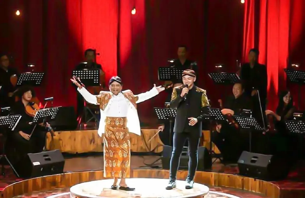 Didi Kempot dan Dory saat menyanyikan lagu 'Kangen Neng Nickerie' (Sumber : instagram.com/doryharsa/)