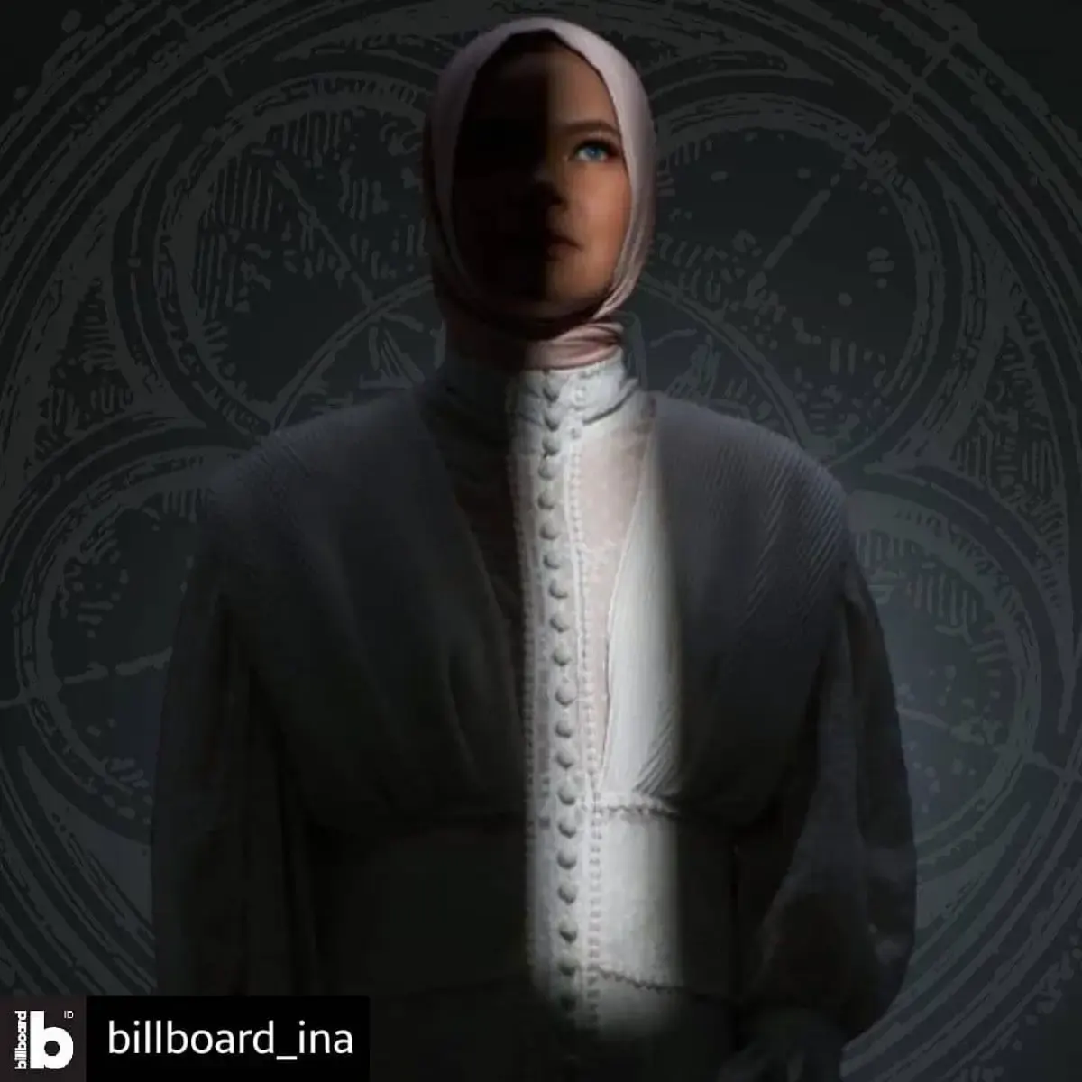 Lagu ‘Tak Sanggup Aku’ yang dinyanyilkan oleh Terry ini menceritakan tentang seorang hamba Allah yang terjebak dalam hal-hal duniawi (Sumber : Foto ini diambil dari Instagram Terry di @missterryous_shahab)