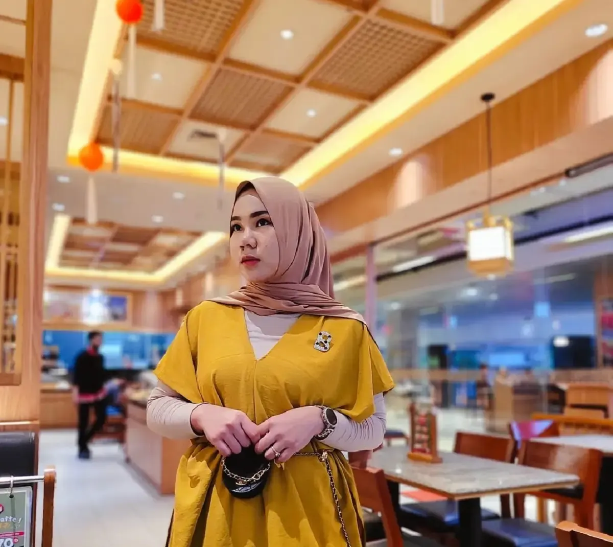 Yola Aurelia Laksmi atau yang lebih dikenal dengan nama Rayola (Sumber : instagram.com/rayolaksmi/)