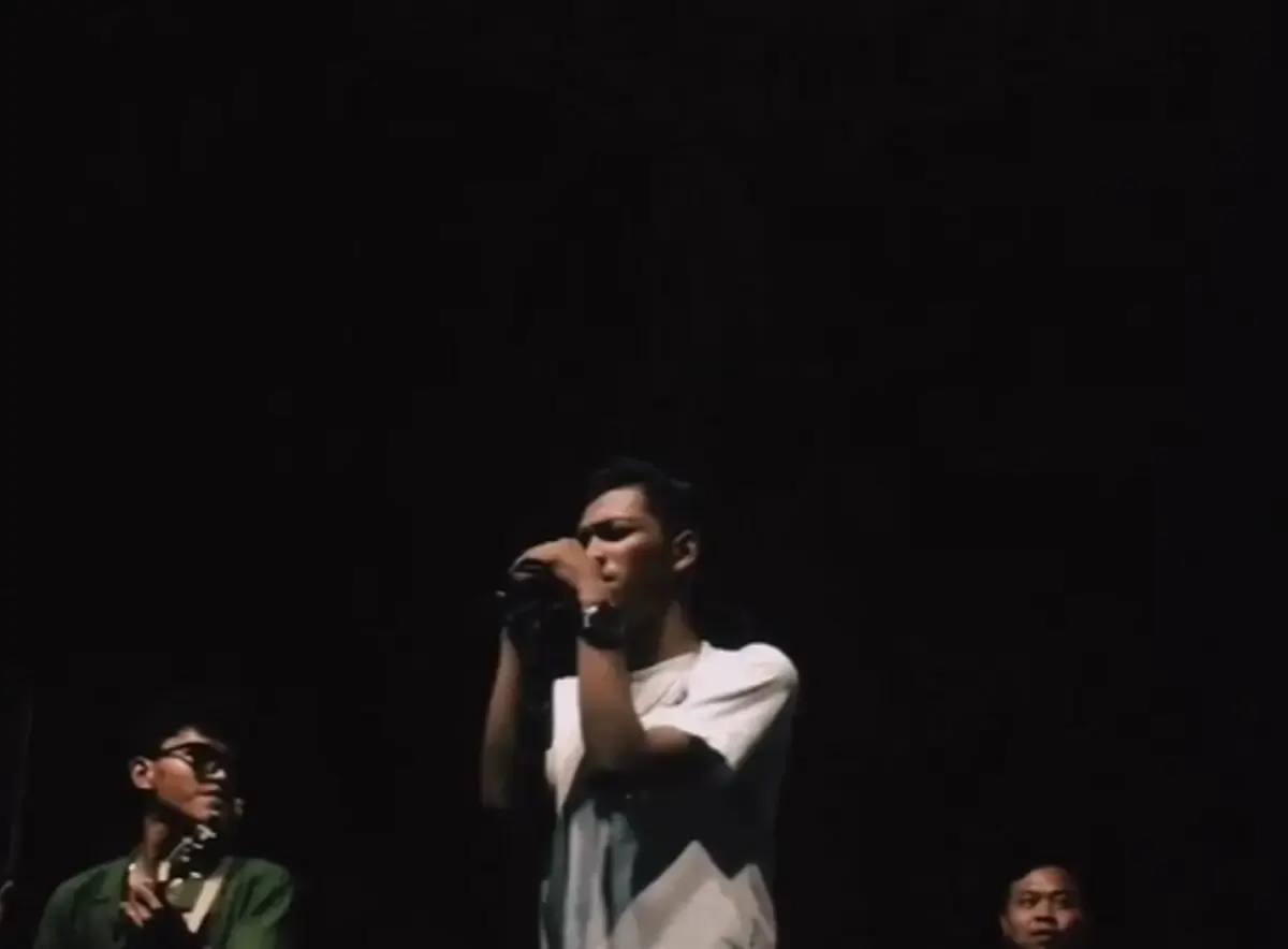 Lagu Yowes Modaro ini dinyanyikan oleh sebuah grup musik asal Yogyakarta yaitu Aftershine. (Sumber : instagram.com/aftershine.official/)