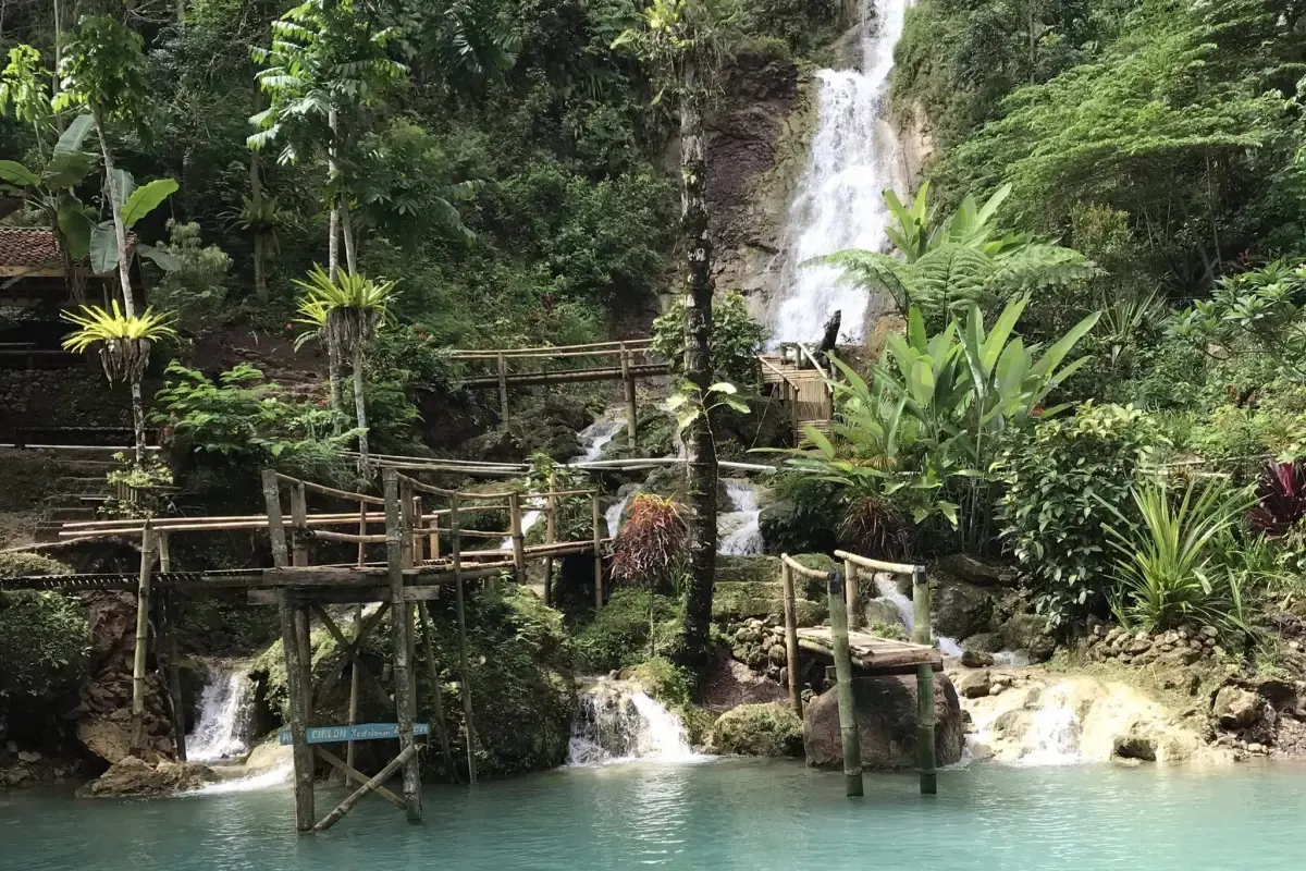 Air terjun Kembang Soka yang bisa jadi pilihan wisata alam di Yogyakarta. (Sumber : Twitter/@anggaprabs)