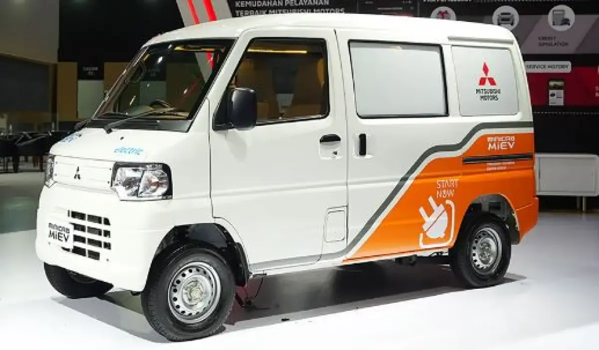 Mitsubishi Minicab MiEV  (Sumber : Twitter/ Flyin18T Motorsports)