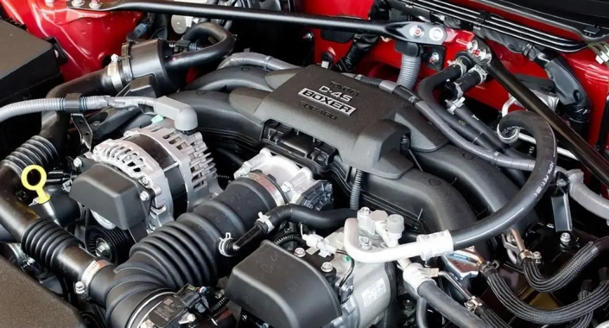 Ilustrasi pengecekan alternator mobil (Sumber : Dok.Auto2000)