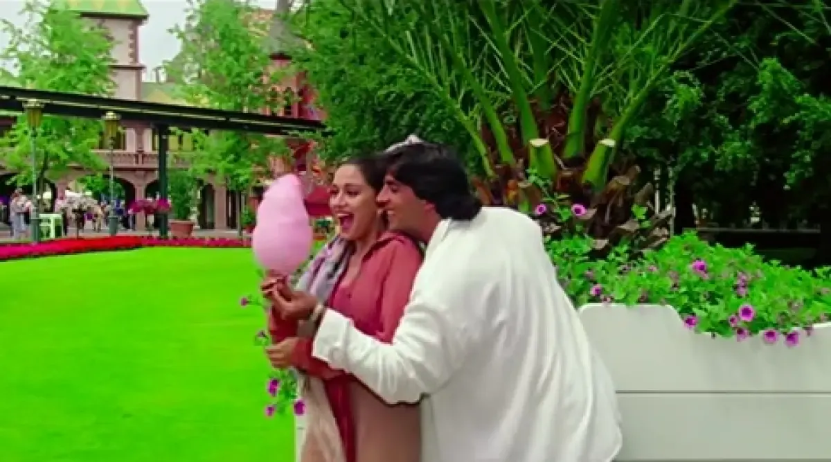 salah satu adegan videolip Dil To Pagal Hai / YRF (Sumber : SonyMusicIndiaVEVO)