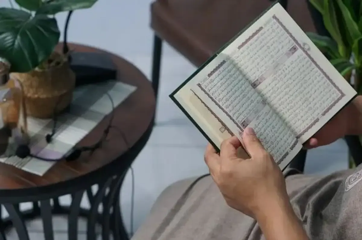 Ilustrasi Surah An Nas (Sumber : unsplash.com/Madrosah Sunnah)