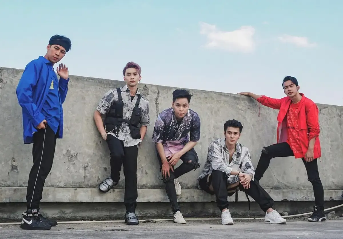 BForce adalah boyband asal Indonesia yang dibentuk dari sebuah Ajang Pencarian Bakat The Next Boy/Girl Band yang ditayangkan di Global TV. (Sumber : Instagram B Force @bforce_id)