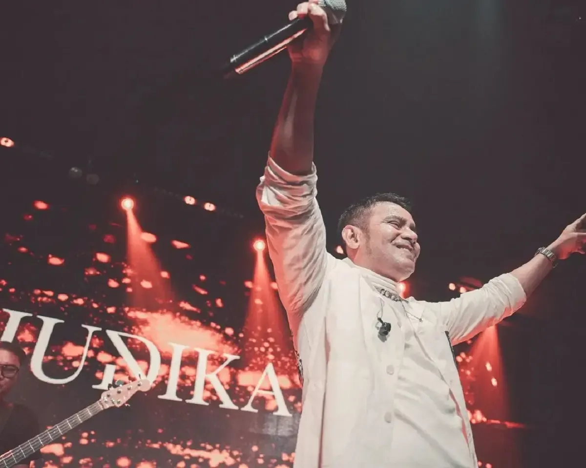 Judika ini berhasil menarik perhatian para pendengar karena merilis sebuah lagu berjudul Aku Yang Tersakiti pada tahun 2010 (Sumber : instagram.com/jud1ka/)
