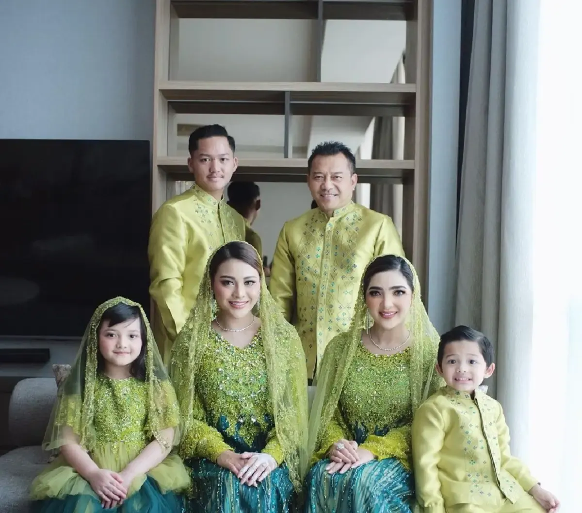 Keluarga Asix (Sumber : instagram.com/ashanty_ash/)