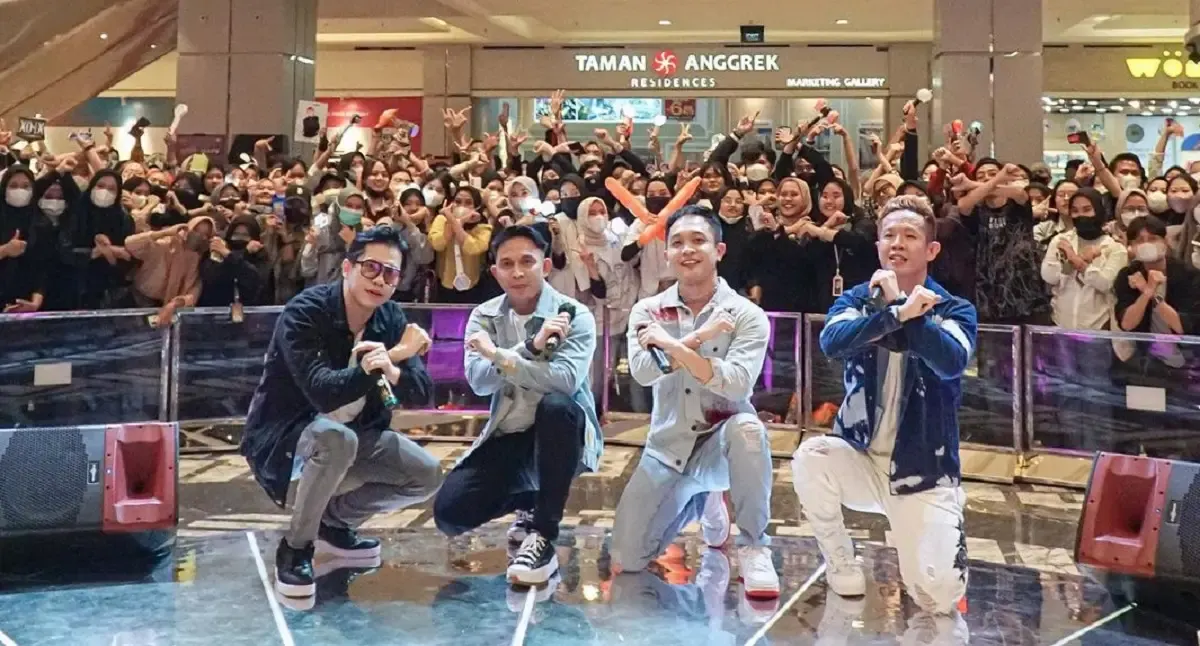 XO-IX adalah boyband asal Indonesia yang berhasil menarik perhatian para pendengar musik Tanah Air dengan merilis sebuah lagu berjudul "Cukuplah Sudah" (Sumber : instagram.com/xoixofficial)