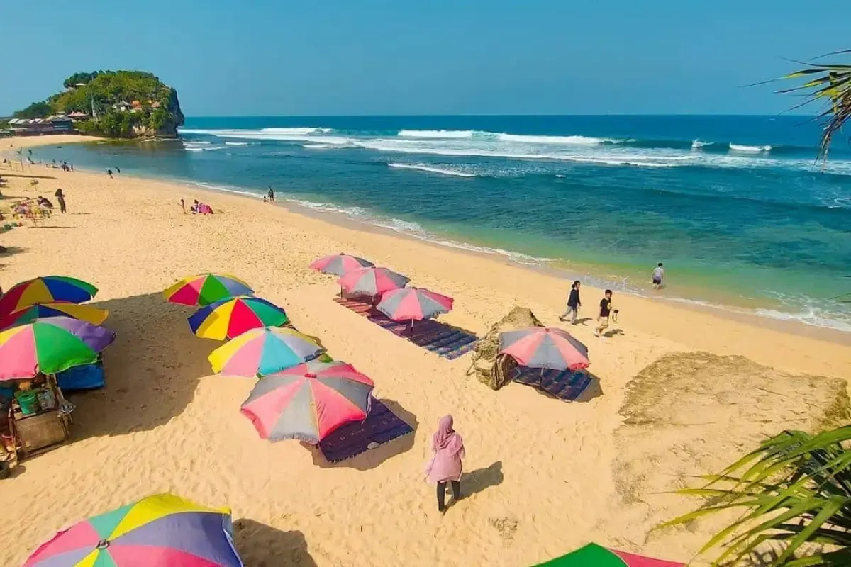 Pemandangan di pantai Indrayanti, Gunungkidul. (Sumber : Twitter/@arti.bintang)