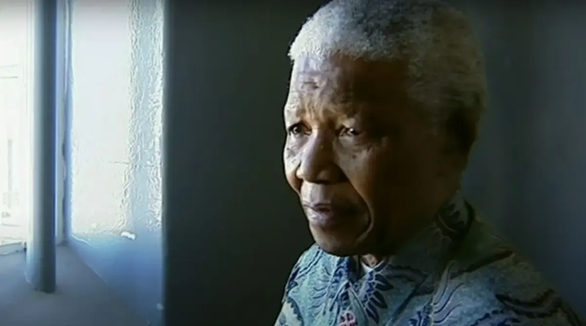 Presiden Afrika kulit hitam pertama, Nelson Mandela