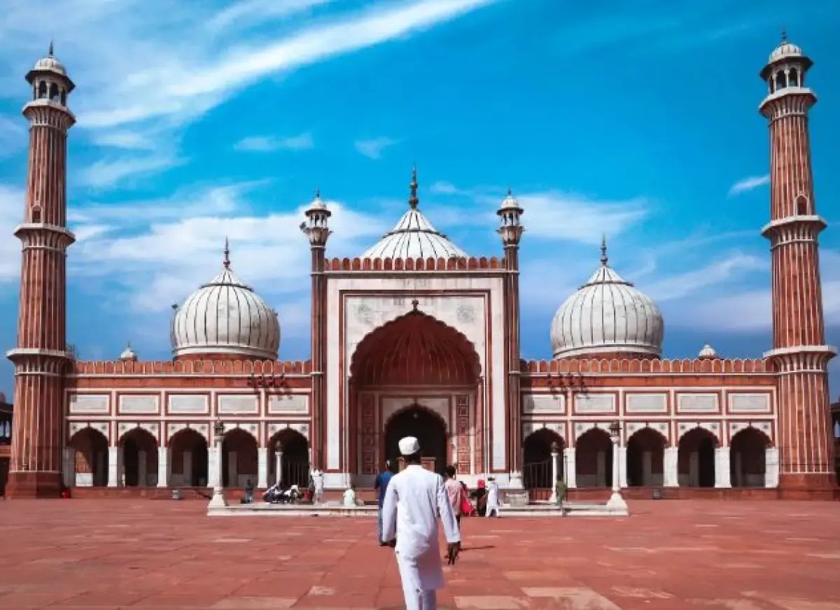 Doa Masuk Masjid. (Sumber : unsplash.com/Mayur Sable)