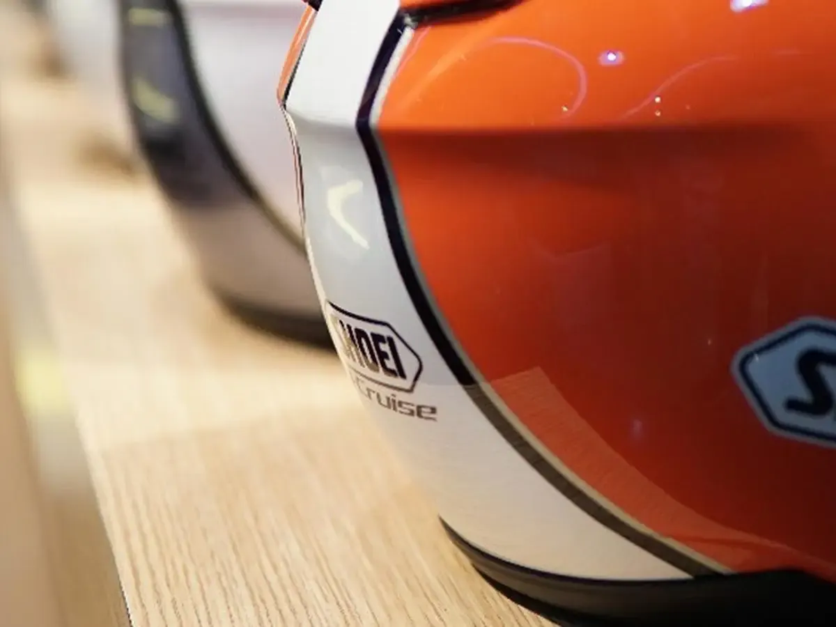 Illustrasi Helm (Sumber : Pinterest)