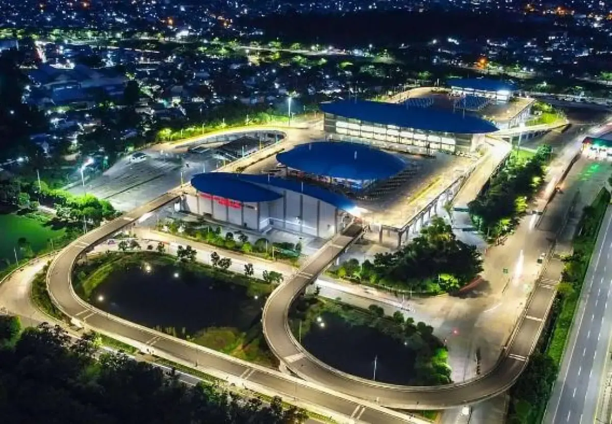 Pemandangan dari udara saat malam di Terminal Pulo Gebang (Sumber : Instagram/ info_jakartatimur)
