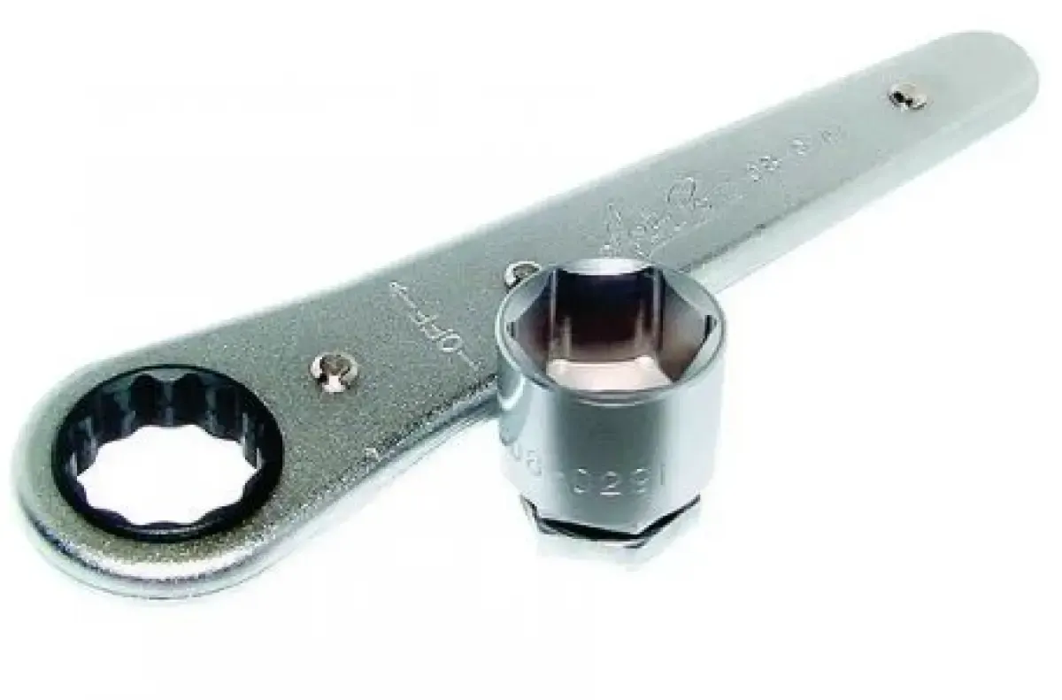 Kunci busi  (Sumber : Motionpro)