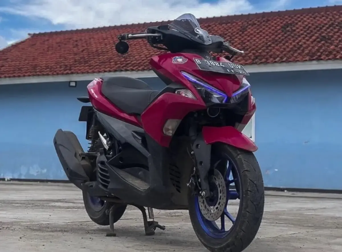 Namun secara umum, fungsi standar yang ada di kuda besi itu ialah sebagai penahan atau penyangga agar sepeda motor dapat tetap berdiri dengan kokoh