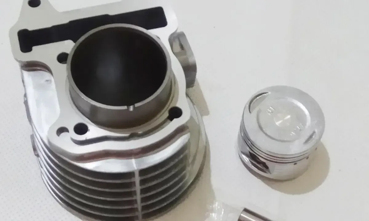 Blok Silinder Motor (Sumber : Pinterest)