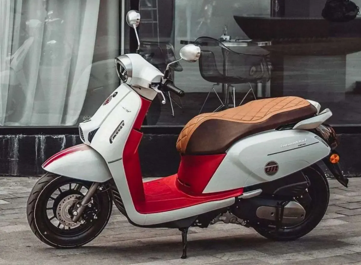 Skutik retro modern QJ Motor Immortal (Sumber : bikeit.gr)