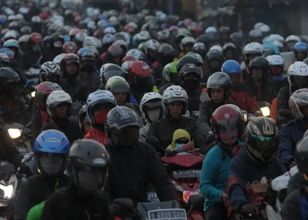 Ilustrasi kerumunan motor saat mudik (Sumber : Instagram/imam_bhr)