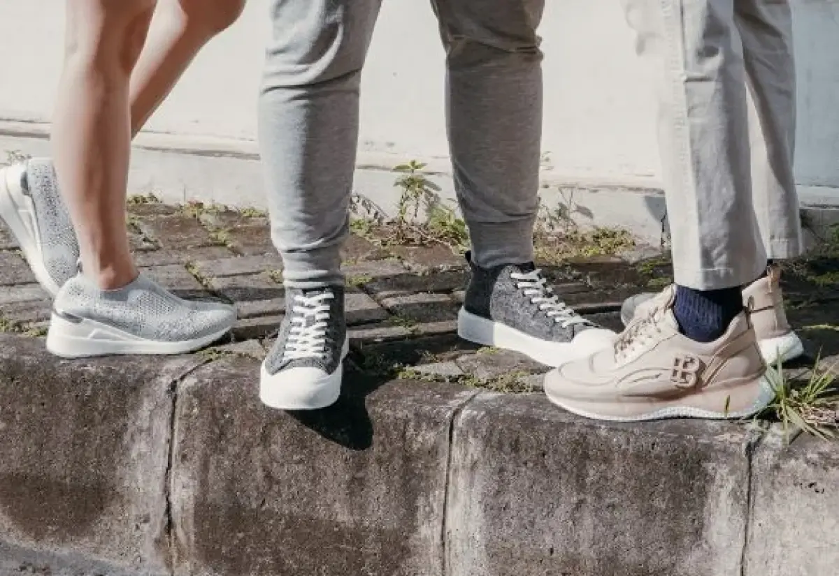 Ilustrasi sneaker  (Sumber : Tracce)