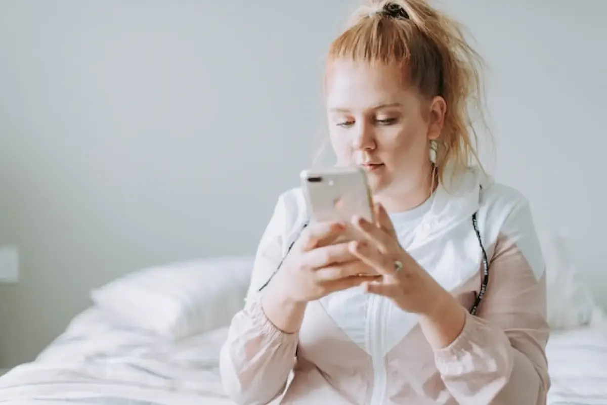 Makin Kesini, Orangtua Indonesia Makin Aktif Cari Informasi Kesehatan Anak di Internet (Unsplash/Samantha Gades)